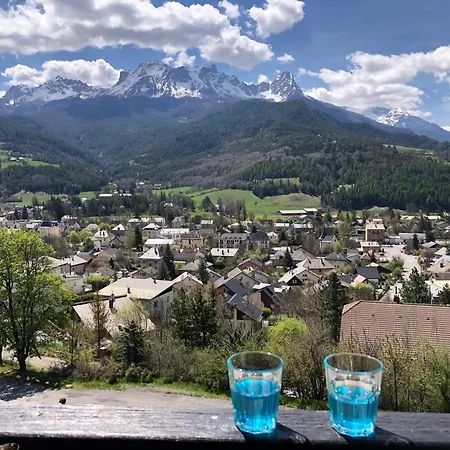 F2 Avec Tres Belle Vue Montagne